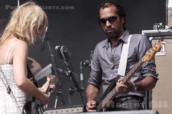 METRIC - 2009-08-30 - SAINT CLOUD - Domaine National - Scene de la Cascade - 